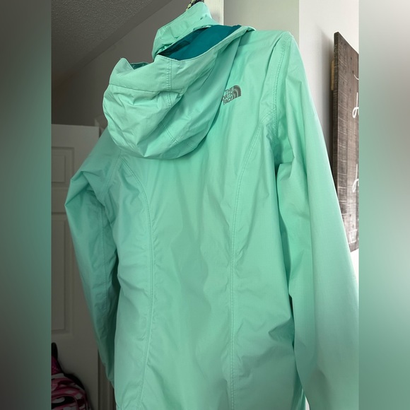 Ladies North Face Jacket - Picture 2 of 4